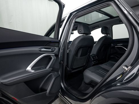 Used 2025 Audi Q5 Premium w/ Convenience Package AWD/4WD image 16