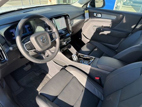 New 2026 Volvo XC40 B5 Plus w/ Protection Package Premier image 19