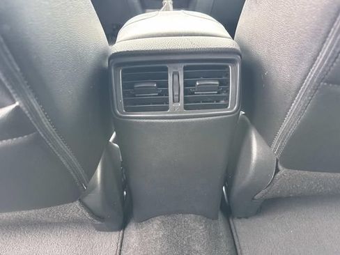 Used 2018 Nissan Rogue SL AWD/4WD image 16