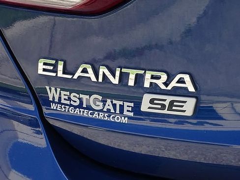 Used 2017 Hyundai Elantra SE image 17