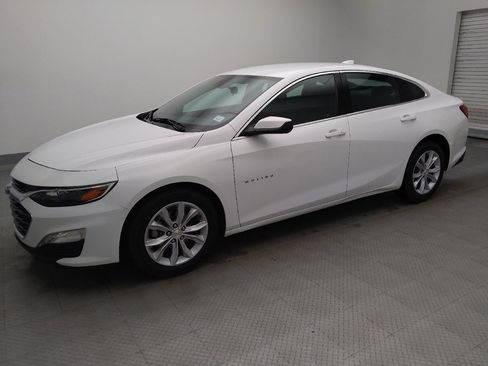 Used 2025 Chevrolet Malibu LT FWD image 2