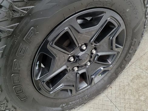 Used 2018 Jeep Wrangler Unlimited Sport image 31