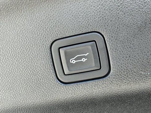 Used 2024 Chevrolet Suburban LT AWD/4WD image 35
