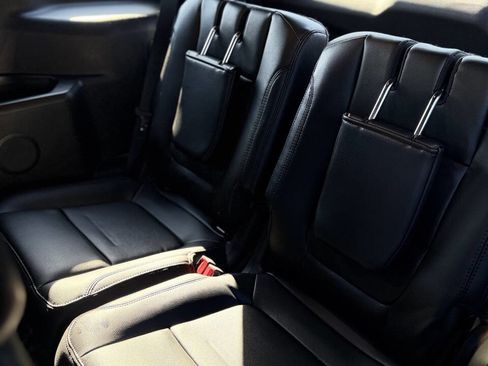 Used 2016 Ford Explorer XLT w/ Equipment Group 202A image 20