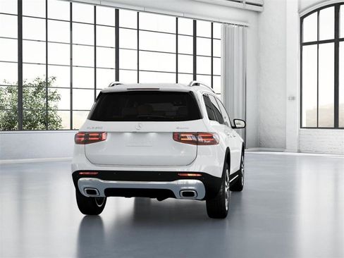 New 2025 Mercedes-Benz GLB 250 4MATIC image 24