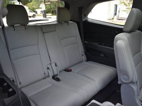 Used 2019 Honda Pilot Elite image 16