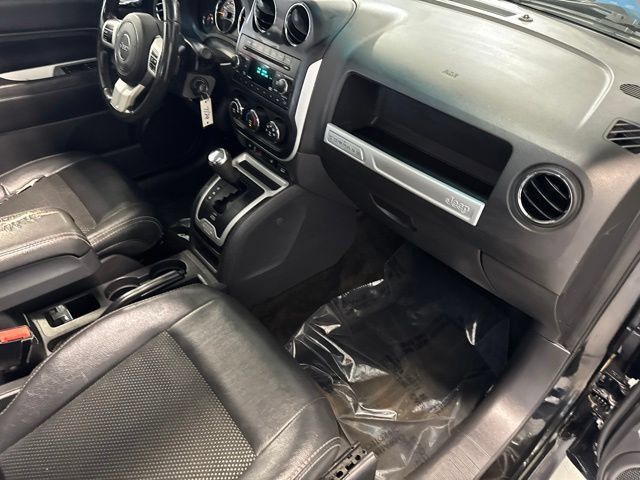 Used 2016 Jeep Compass Latitude w/ Sun/Sound Group AWD/4WD image 22