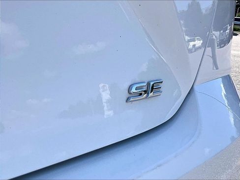 Used 2025 Toyota Camry SE FWD image 29