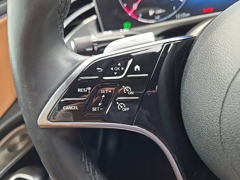 Used 2025 Mercedes-Benz E 350 4MATIC Sedan image 21