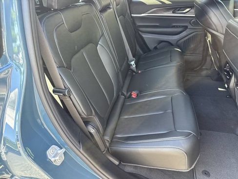 New 2027 Jeep Grand Cherokee Limited RWD image 15