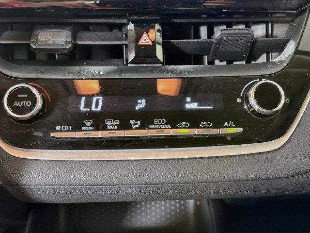 Used 2020 Toyota Corolla LE FWD image 18