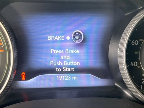 Used 2022 Jeep Cherokee Limited image 12