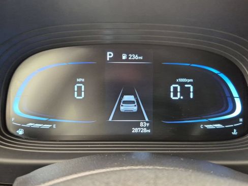 Used 2025 Hyundai Venue SEL FWD image 16