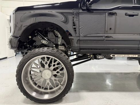 Used 2024 Ford F350 Platinum image 10