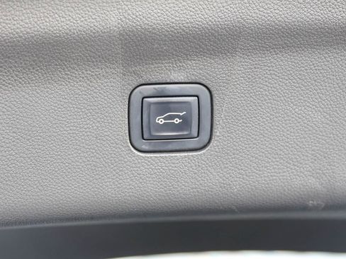 Used 2022 Buick Enclave Avenir w/ Avenir Technology Package AWD/4WD image 10