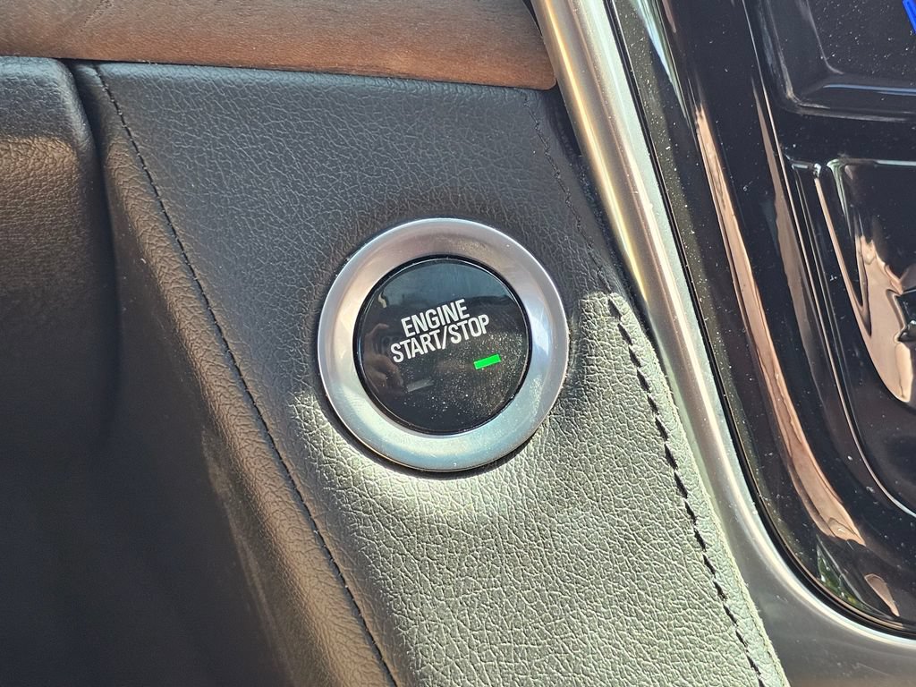 Used 2020 Cadillac Escalade Premium Luxury w/ Escalade Sport Edition AWD/4WD image 36
