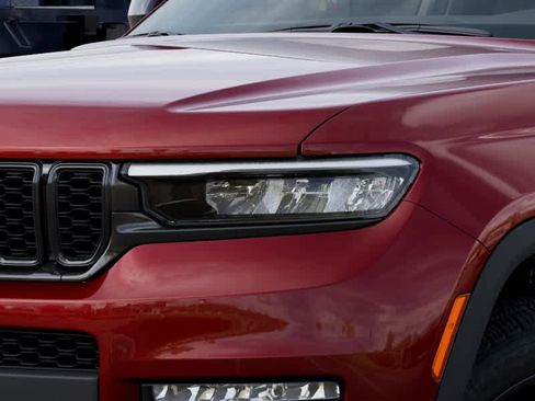 New 2025 Jeep Grand Cherokee L Limited w/ Black Appearance Package AWD/4WD image 10
