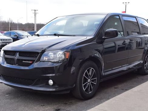 Used 2017 Dodge Grand Caravan SXT w/ Driver Convenience Group image 12