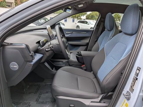 New 2026 Volvo EX30 Plus w/ Protection Package image 4