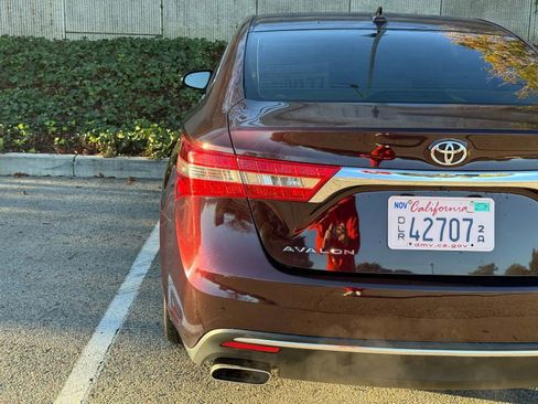 Used 2016 Toyota Avalon Limited image 16