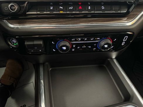 Used 2024 Chevrolet Silverado 2500 LT w/ Texas Edition image 16