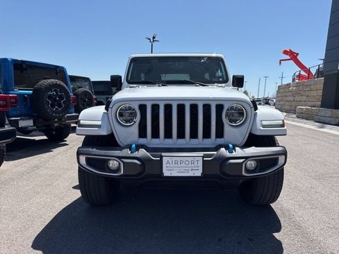 Used 2022 Jeep Wrangler Unlimited Sahara w/ Cold Weather Group AWD/4WD image 9