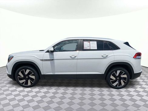 Used 2025 Volkswagen Atlas Cross Sport SE FWD image 6