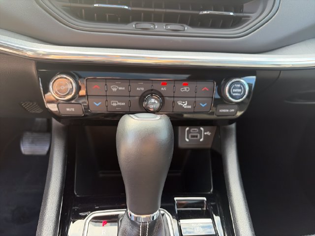 Used 2022 Jeep Compass High Altitude AWD/4WD image 19