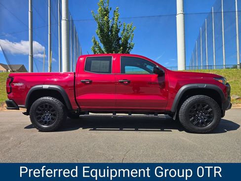 Certified 2024 Chevrolet Colorado Trail Boss w/ Advanced Trailering Package AWD/4WD image 2
