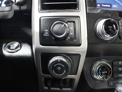 Used 2019 Ford F150 Lariat w/ Equipment Group 502A Luxury AWD/4WD image 18