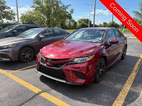 Used 2018 Toyota Camry SE FWD image 3