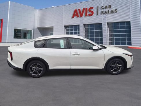 Used 2025 Kia K4 FWD image 5