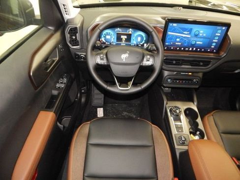 New 2025 Ford Bronco Sport Outer Banks w/ Outer Banks Tech Package+ AWD/4WD image 11