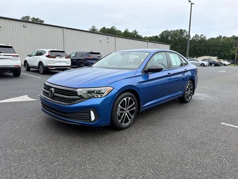 Used 2023 Volkswagen Jetta Sport FWD image 2