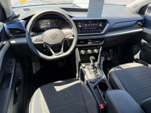 Used 2023 Volkswagen Taos SE FWD image 15