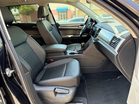 Used 2021 Volkswagen Atlas SE w/ Panoramic Sunroof Package image 20