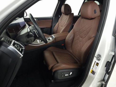 Used 2025 BMW X5 xDrive50e w/ Parking Assistance Package image 18