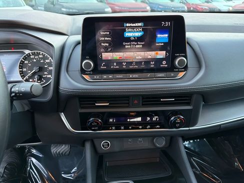 Used 2023 Nissan Rogue SV image 26