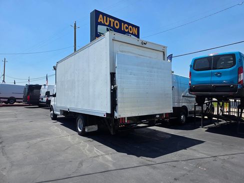 Used 2020 Chevrolet Express 3500 Extended w/ Power Convenience Package RWD image 3