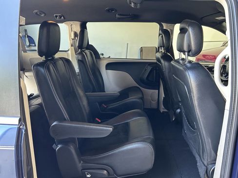 Used 2017 Dodge Grand Caravan SXT FWD image 30