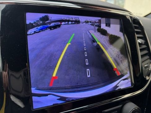 Used 2019 Jeep Grand Cherokee Altitude AWD/4WD image 26