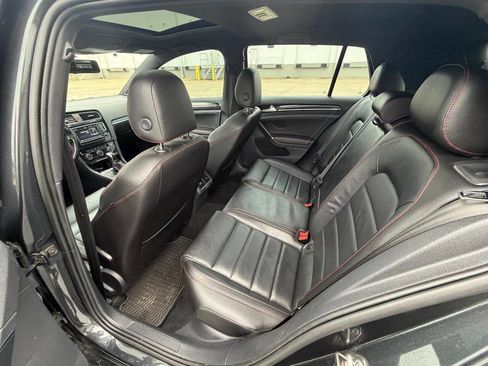 Used 2017 Volkswagen GTI SE FWD image 13