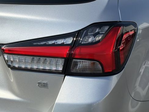 Used 2024 Mitsubishi Outlander Sport SE AWD/4WD image 6