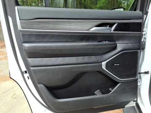 Used 2024 Jeep Wagoneer Series III image 29