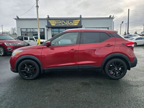 Used 2020 Nissan Kicks SV image 4