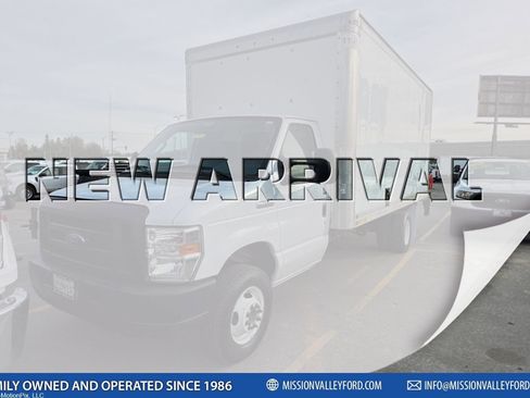Used 2019 Ford E-450 and Econoline 450 Super Duty w/ Power Windows & Locks Group image 1