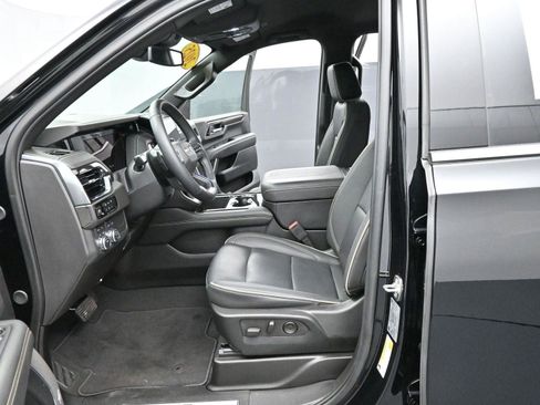 Used 2025 GMC Yukon Elevation image 16