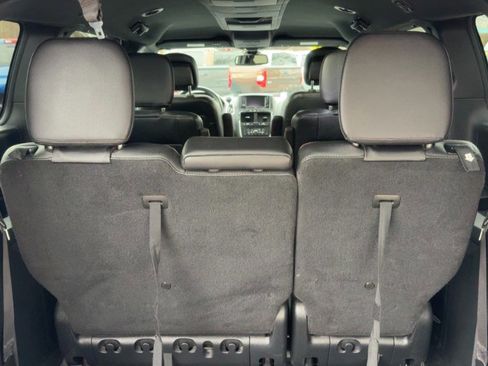 Used 2019 Dodge Grand Caravan GT image 12