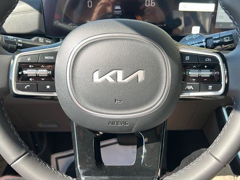 New 2026 Kia Carnival image 25