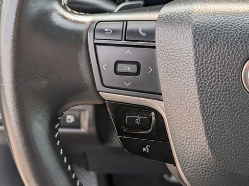 Used 2025 Toyota Camry SE FWD image 22